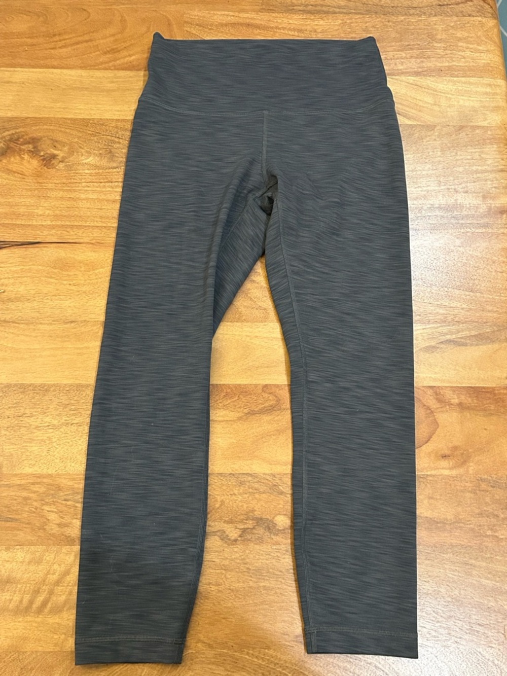 lululemon athletica Dark Gray Heather Calf Length Leggings - Size 6